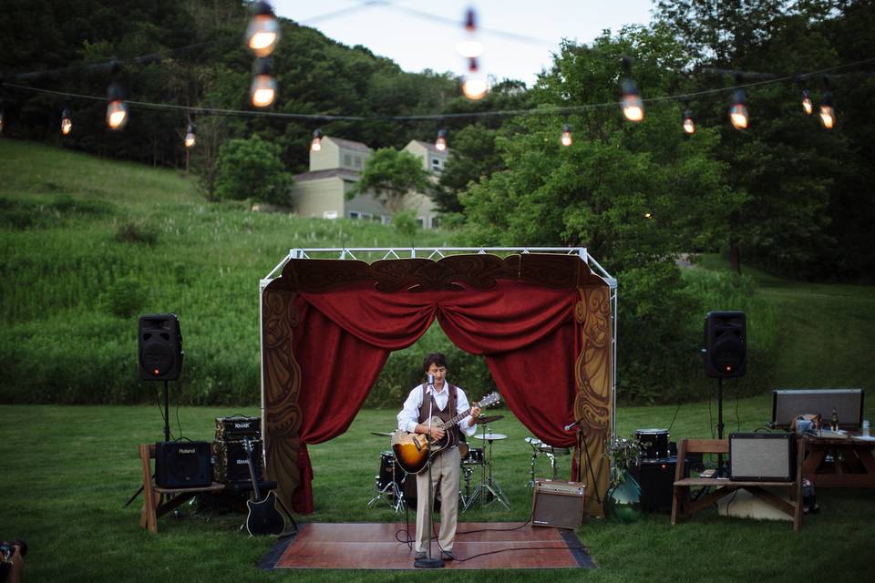 An Outdoor Artistan Wedding