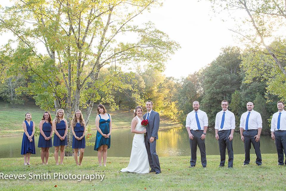 Couple with bridesmaids and groomsmen