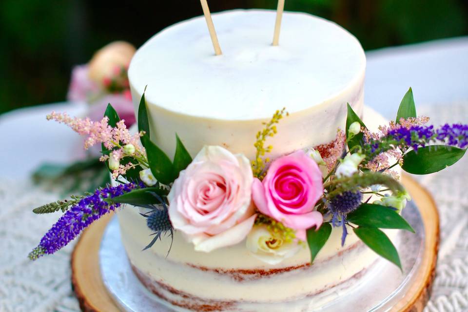 Short white, floral cake