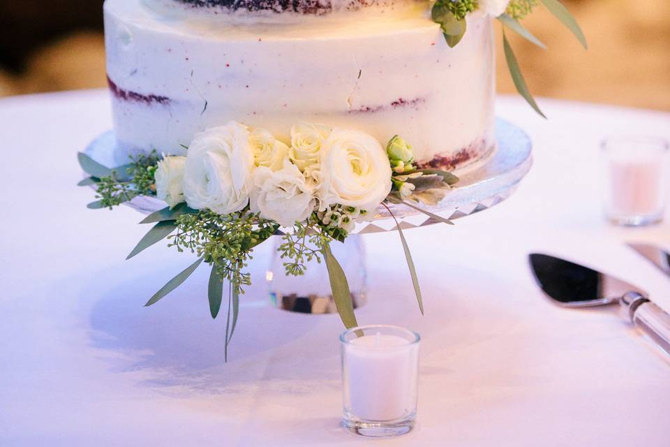 Semi-naked floral cake