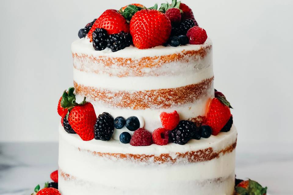 Berry semi-naked cake