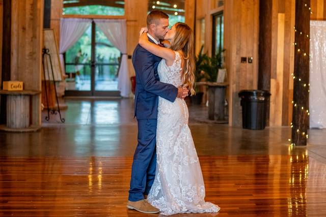 Simply Smith Weddings