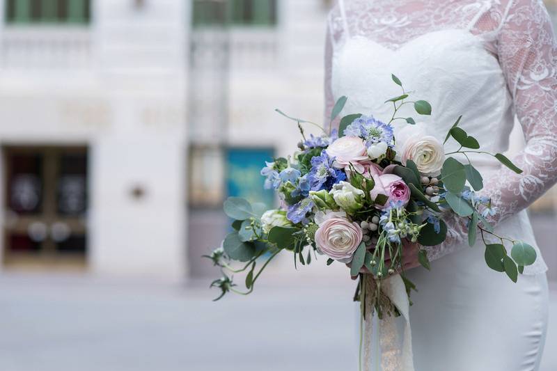 The bride holding her bouquet