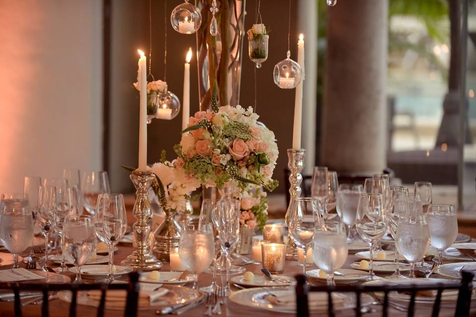 Table setting with centerpiece