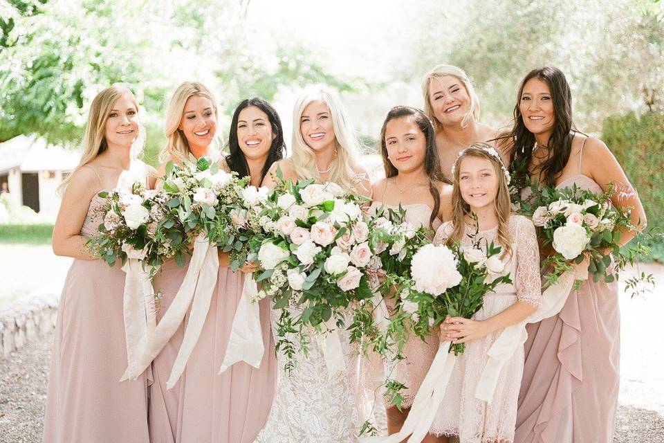 The bride with her bridesmaids