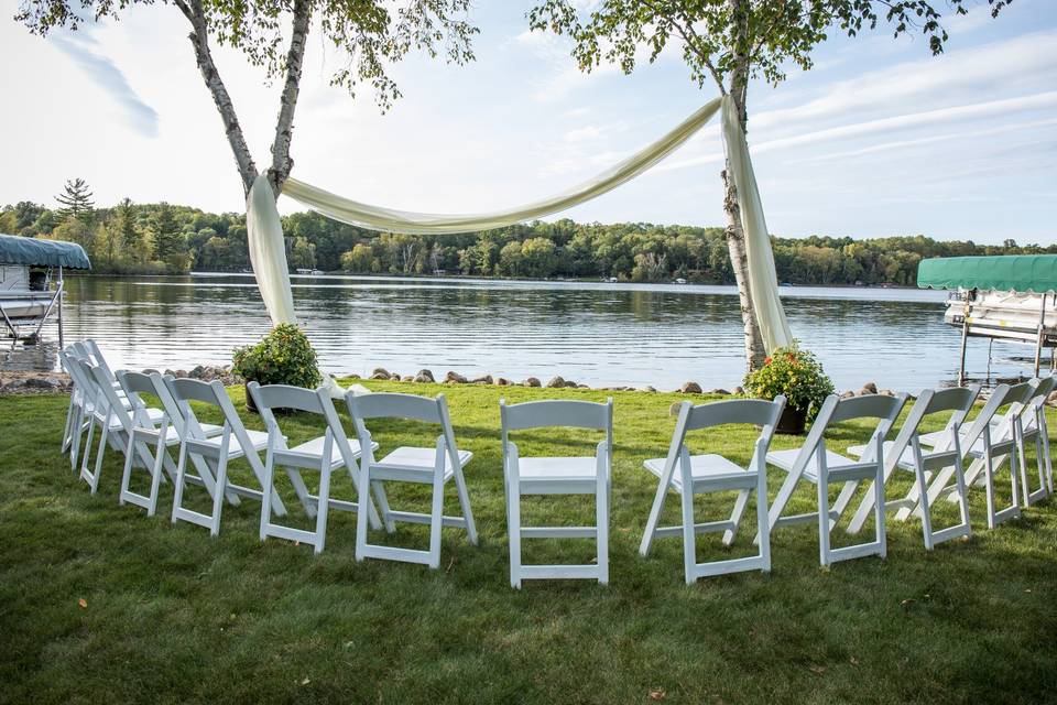 Intimate Wedding Lakeside