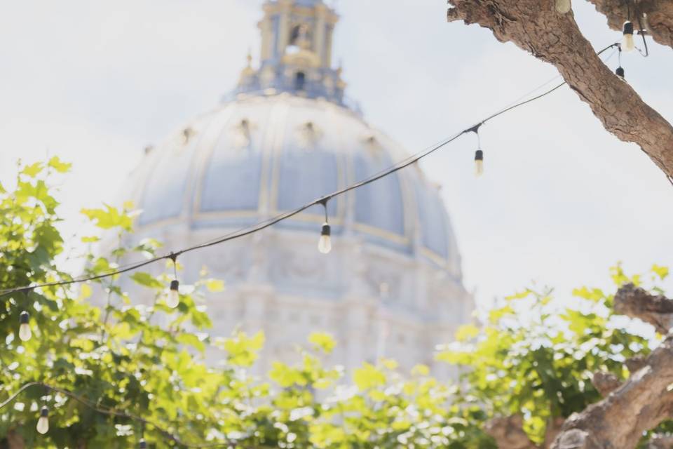 Couple Portraits at SFCityHall