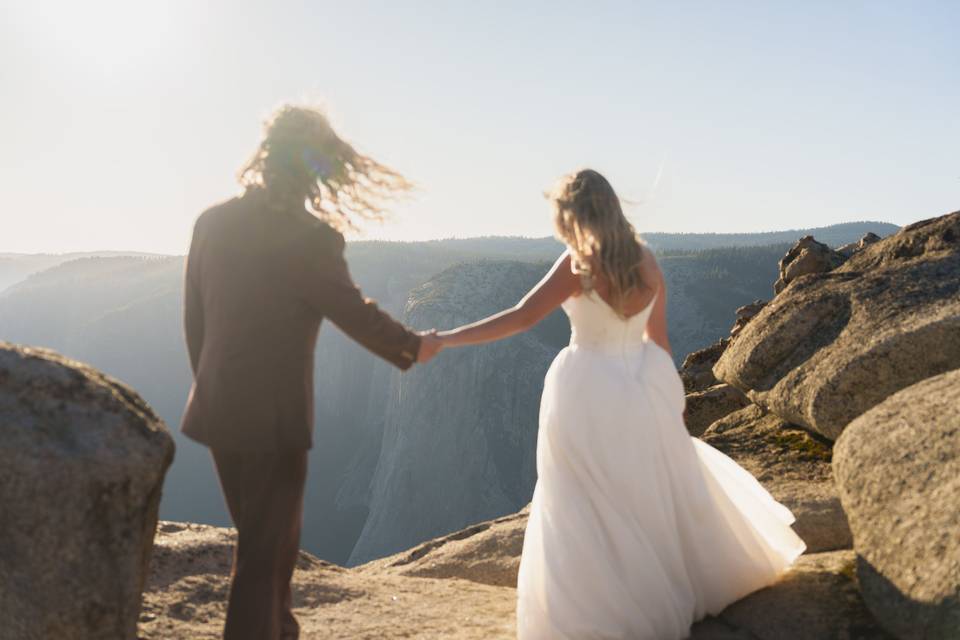 Couple at Taft Point Yosemite