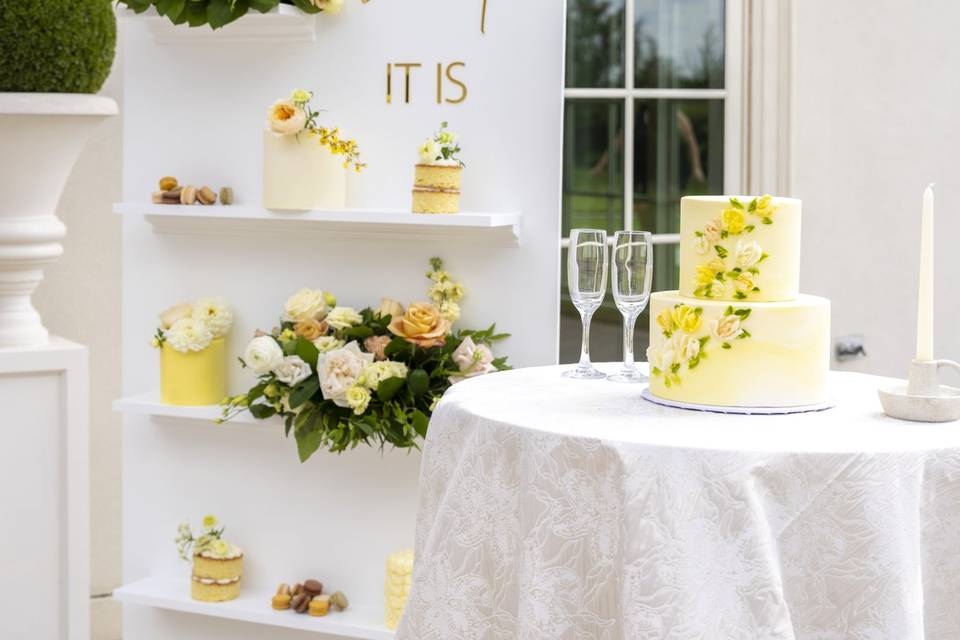 Dessert table and cake details
