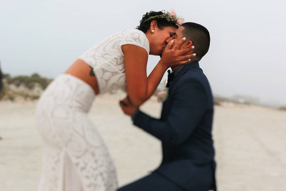 IPROMISE WEDDING OFFICIANT - Beth HurewitzPHOTOGRAPHER - Beth Hurewitz