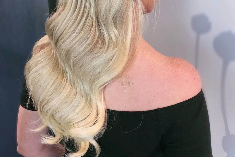 Old hollywood glam waves
