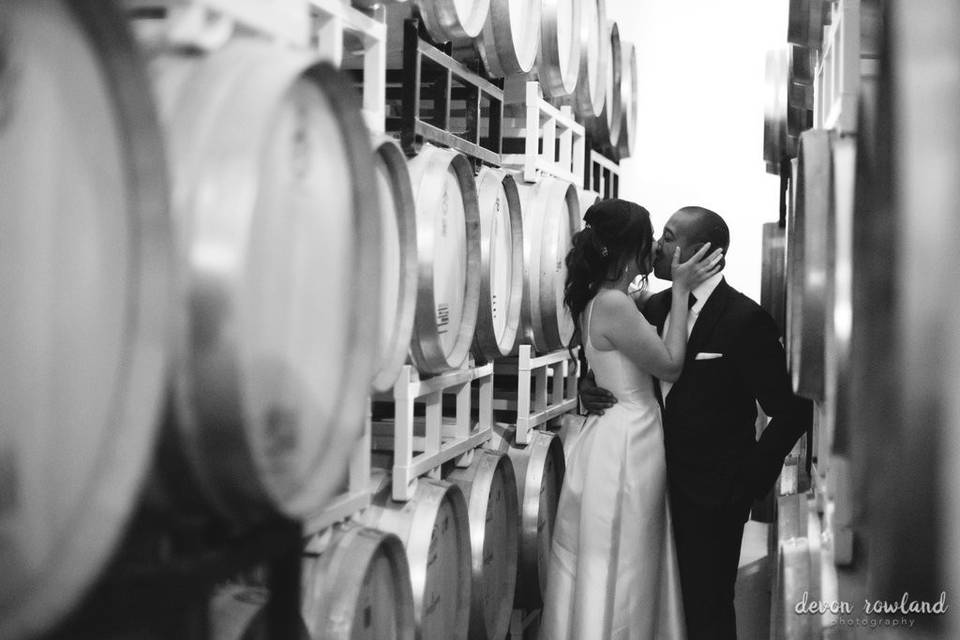 Kiss in the winery