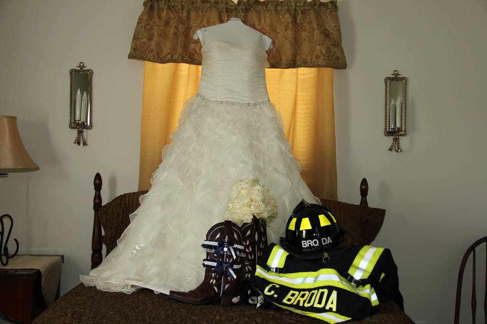 Wedding dressbunker outfit
