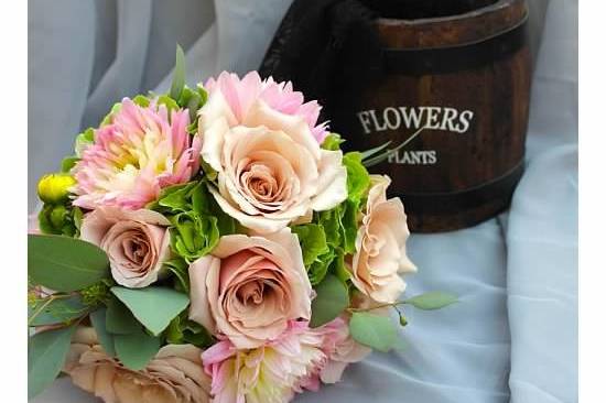 Pink and peach bouquet