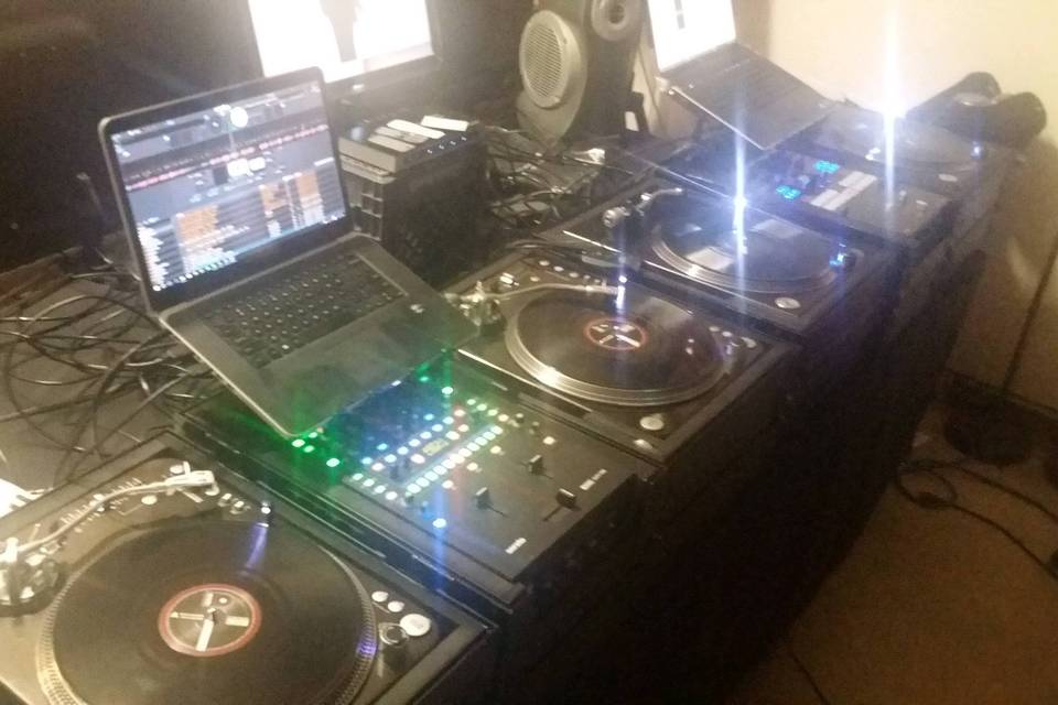 DJ Ferbidden equipment