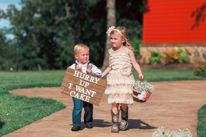 Flower girl and little boy