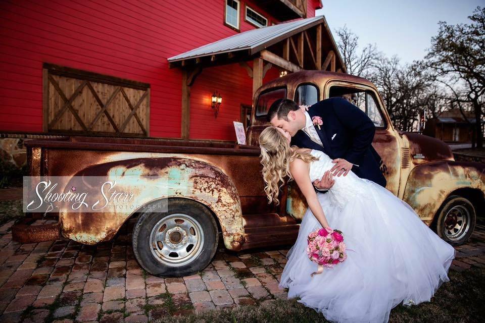 Kiss by the truck