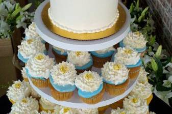 Flower cupcake wedding cake