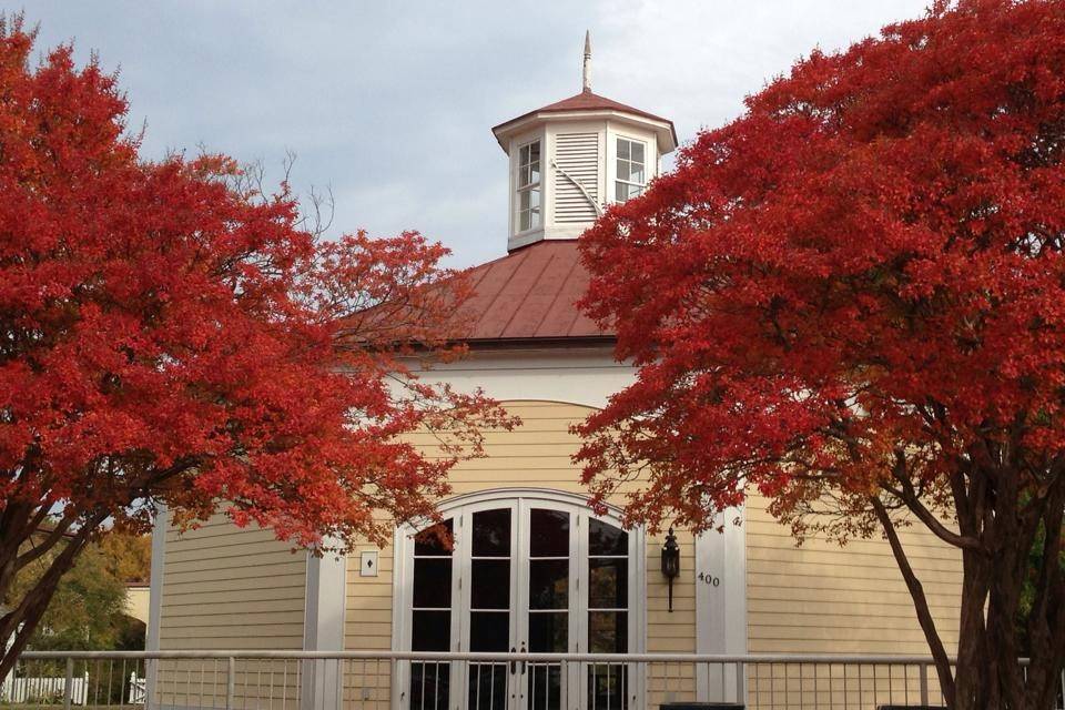 Outlook of Blandwood Carriage House