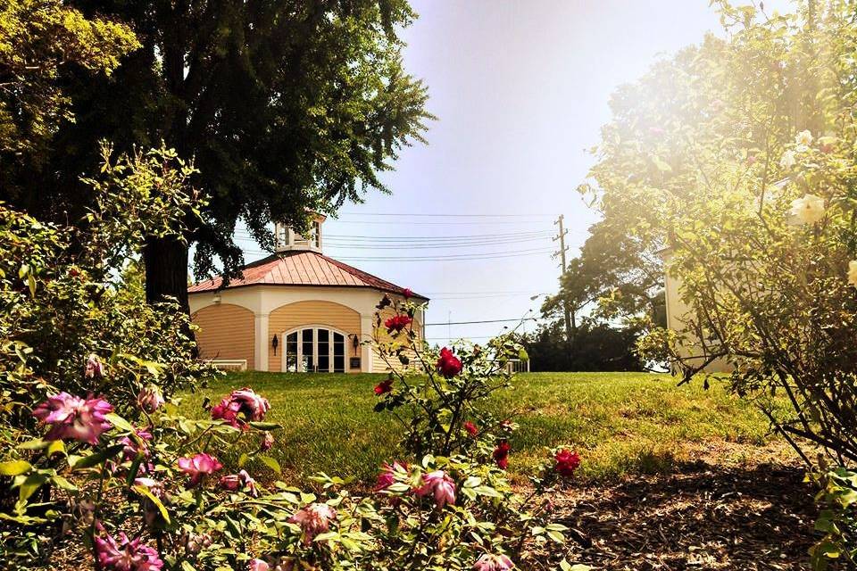 Outlook of Blandwood Carriage House