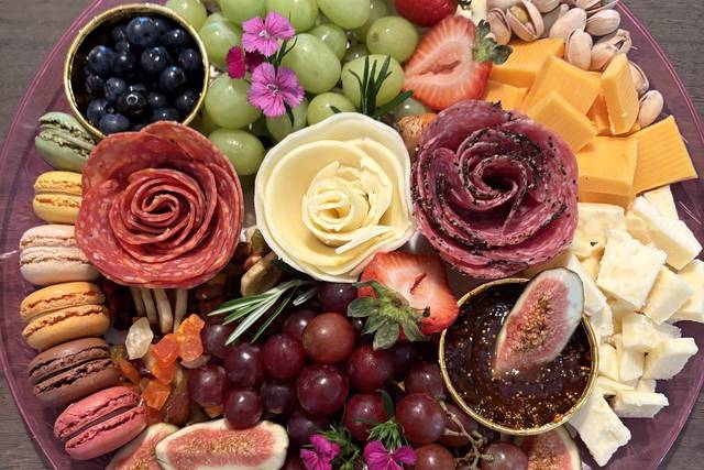 HUNT &amp\; HONEY CHARCUTERIE