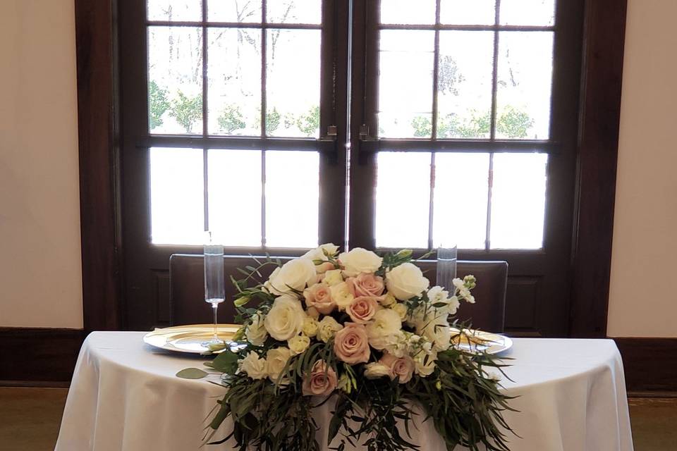 Sweetheart table arrangement
