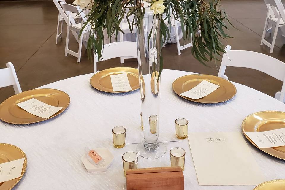 Elegant table arrangements