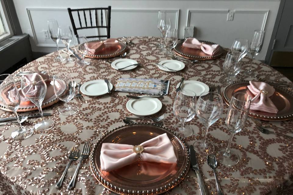 Detailed table setting