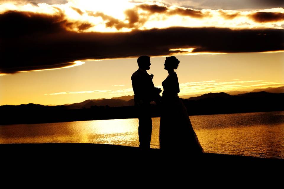 Enjoy beautiful sunsets at Todd Creek Golf club to capture romantic pictures on your wedding night!