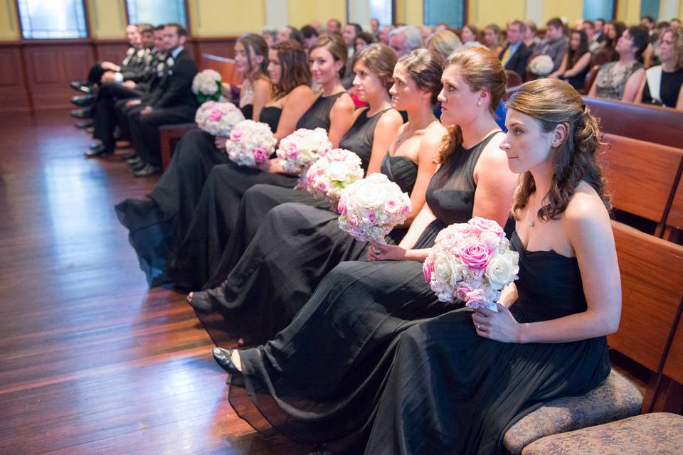 The bridal party at Marilkle Chapel