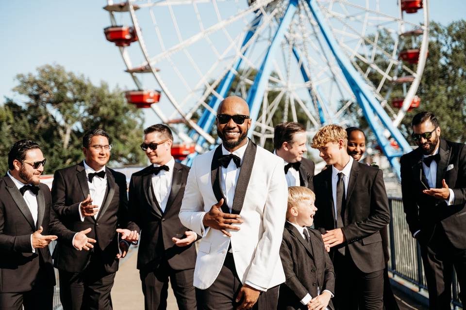 Ferris wheel groomsmen
