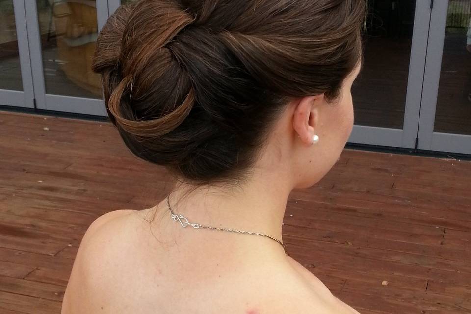 Formal smooth updo