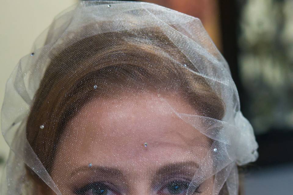 Custom veil and jewelry