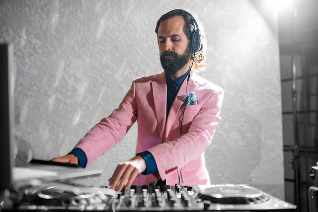 Brandon Bosch | DJ & Guitarist