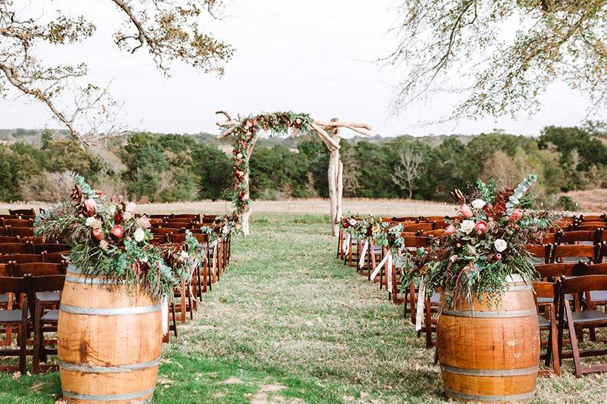 Outdoor wedding aisle