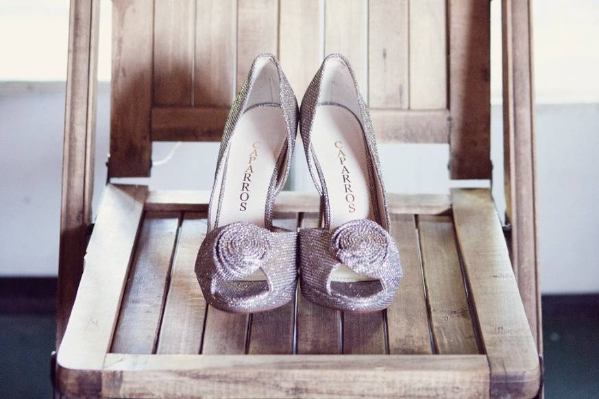 Tip toes are all the rage for a brides walk down the aisle