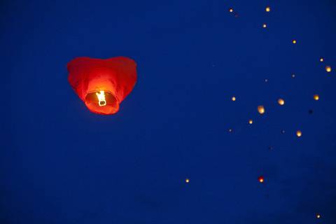 Just Artifacts - Sky Lanterns, Paper Lanterns, Tissue Poms, Paper Straws and Decor