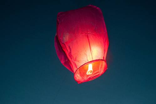 Just Artifacts - Sky Lanterns, Paper Lanterns, Tissue Poms, Paper Straws and Decor