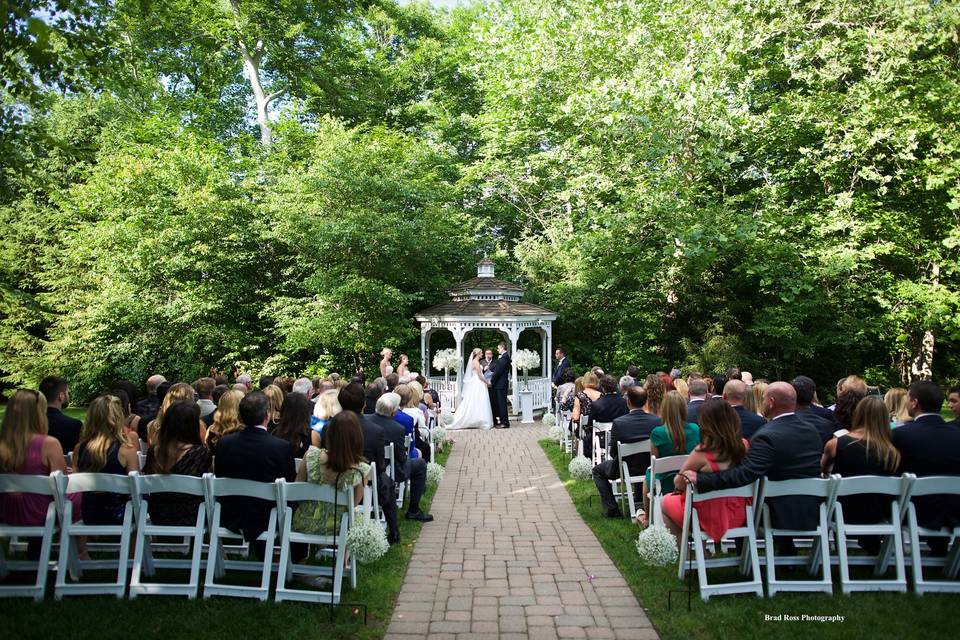 Grain House Gazebo Wedding