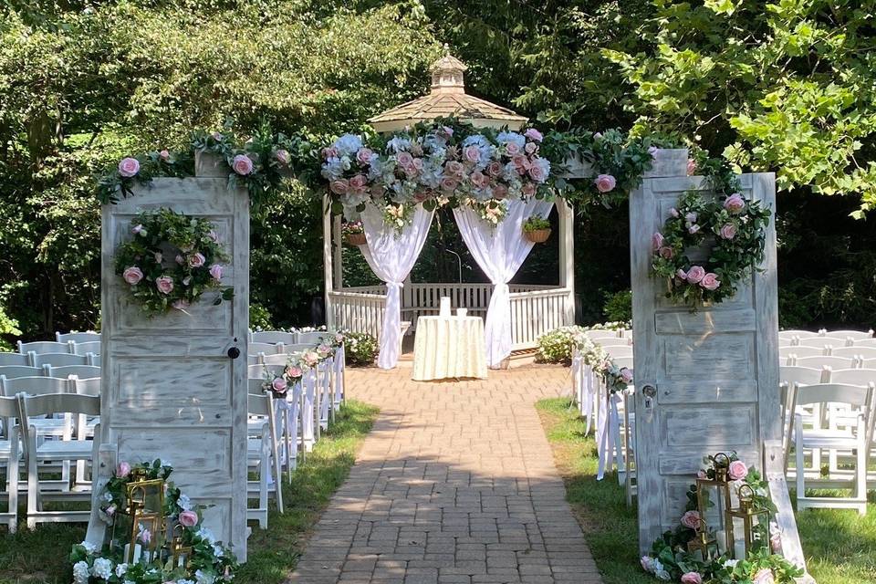 Ceremony with doors