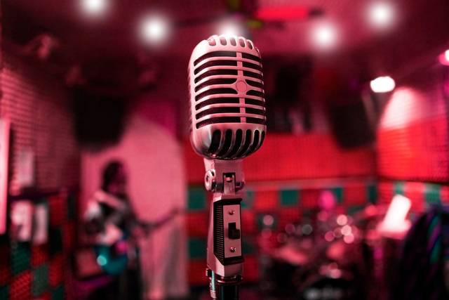 Microphone