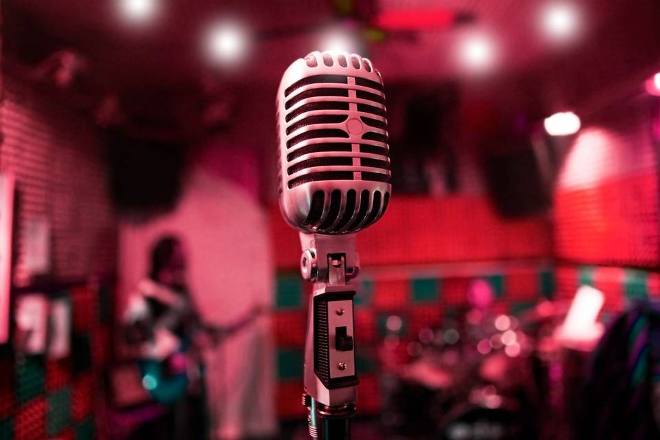 Microphone