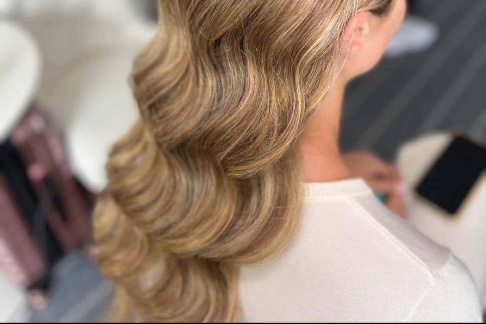 Glam waves