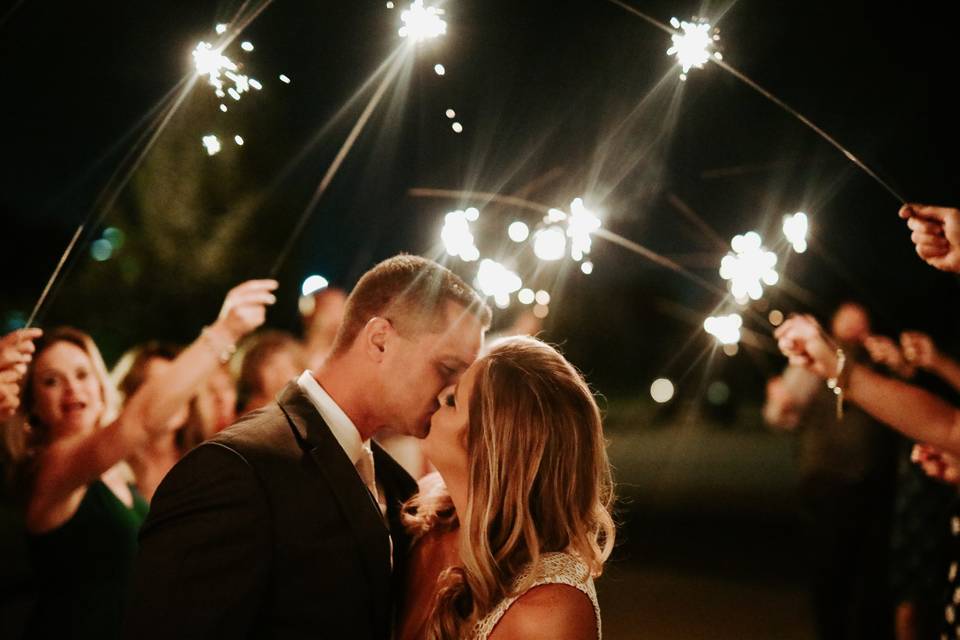 Sparkler Kiss @ Analisa Renae