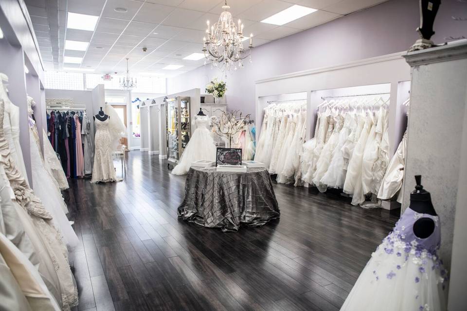 Mirror Mirror Inc - Dress & Attire - Baldwinsville, NY - WeddingWire