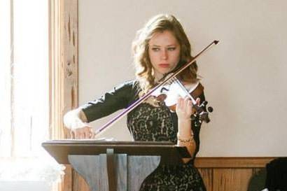 April Joy Violinist