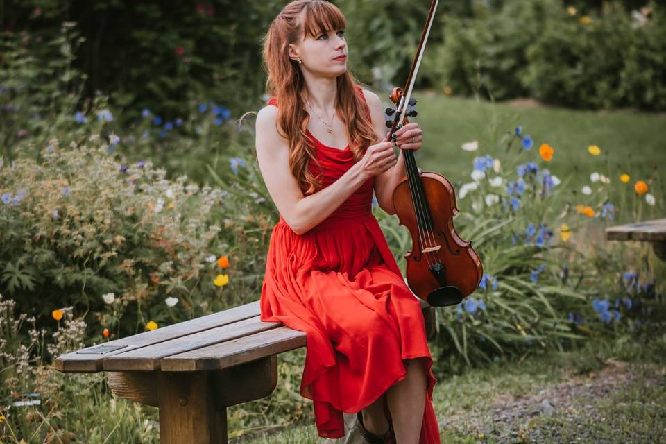 April Joy Violinist