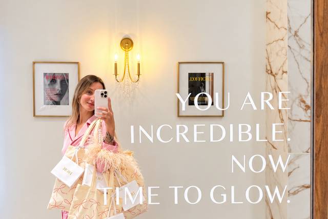 Professional_mirror_2000px.png