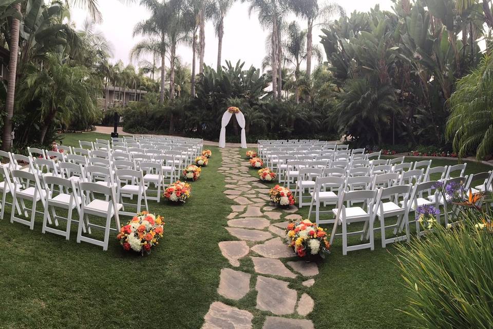 Tropical Courtyard Ceremony