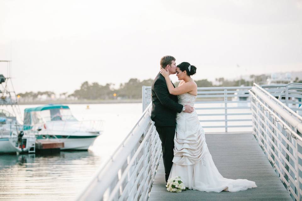 A kiss on the dock